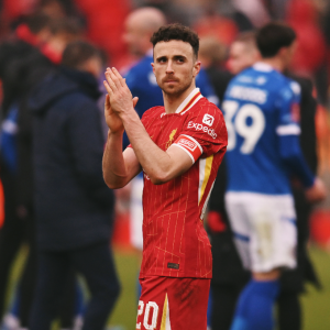 Diogo Jota ganhou cântico especial da torcida do Liverpool