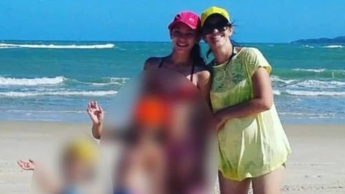 As quatro vítimas foram encontradas mortas dentro da casa em que viviam, com cortes profundos pelo corpo