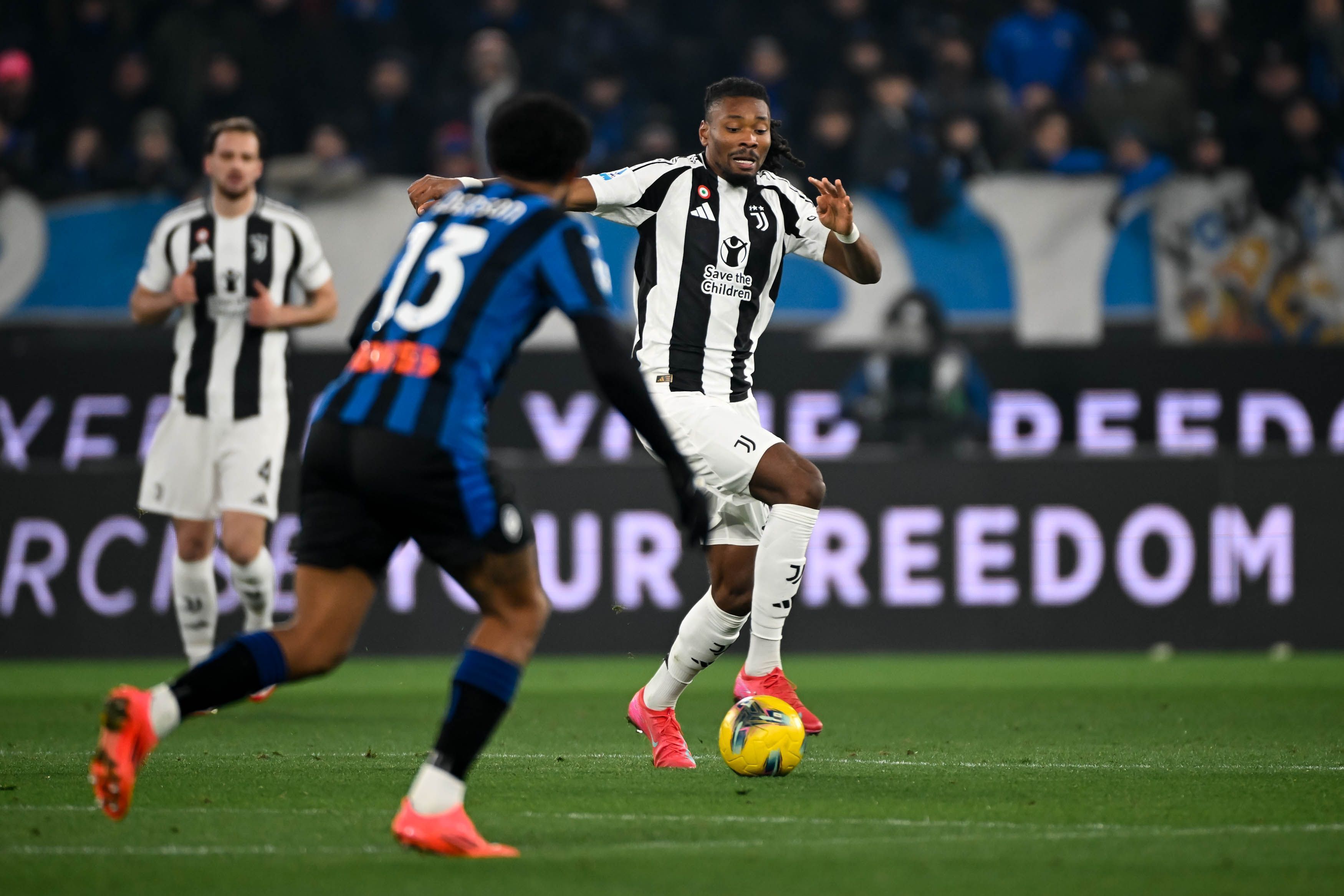 Juventus busca empate com a Atalanta em casa, mas segue fora do G4 no Italiano