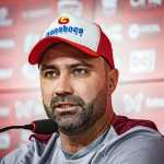 Próximo rival do América, Vila Nova demite o técnico Rafael Lacerda