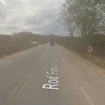 Duas pessoas morrem após carro bater de frente com carreta na BR-381, em Periquito (MG)