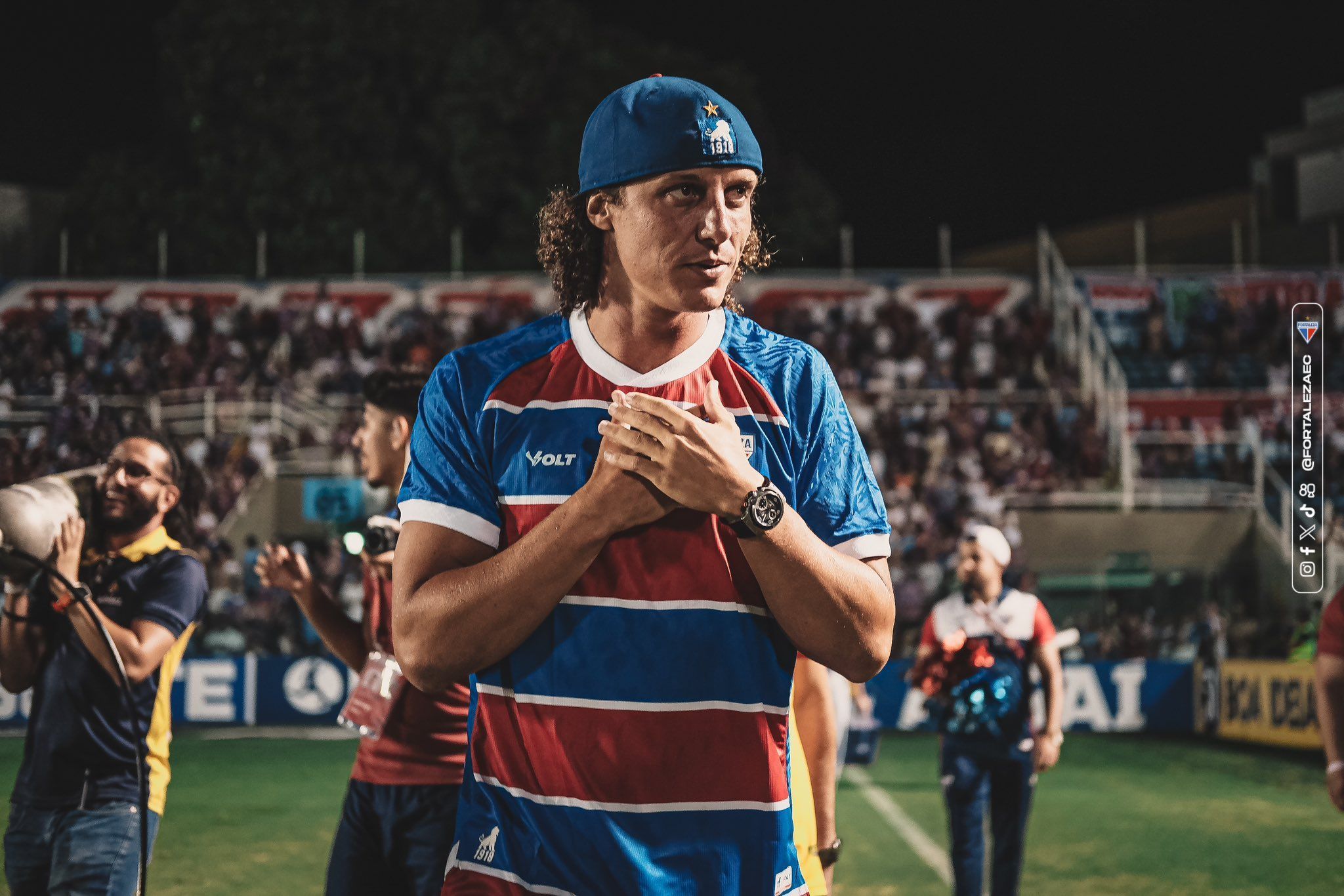 David Luiz é apresentado à torcida do Fortaleza em vitória pela Copa do Nordeste
