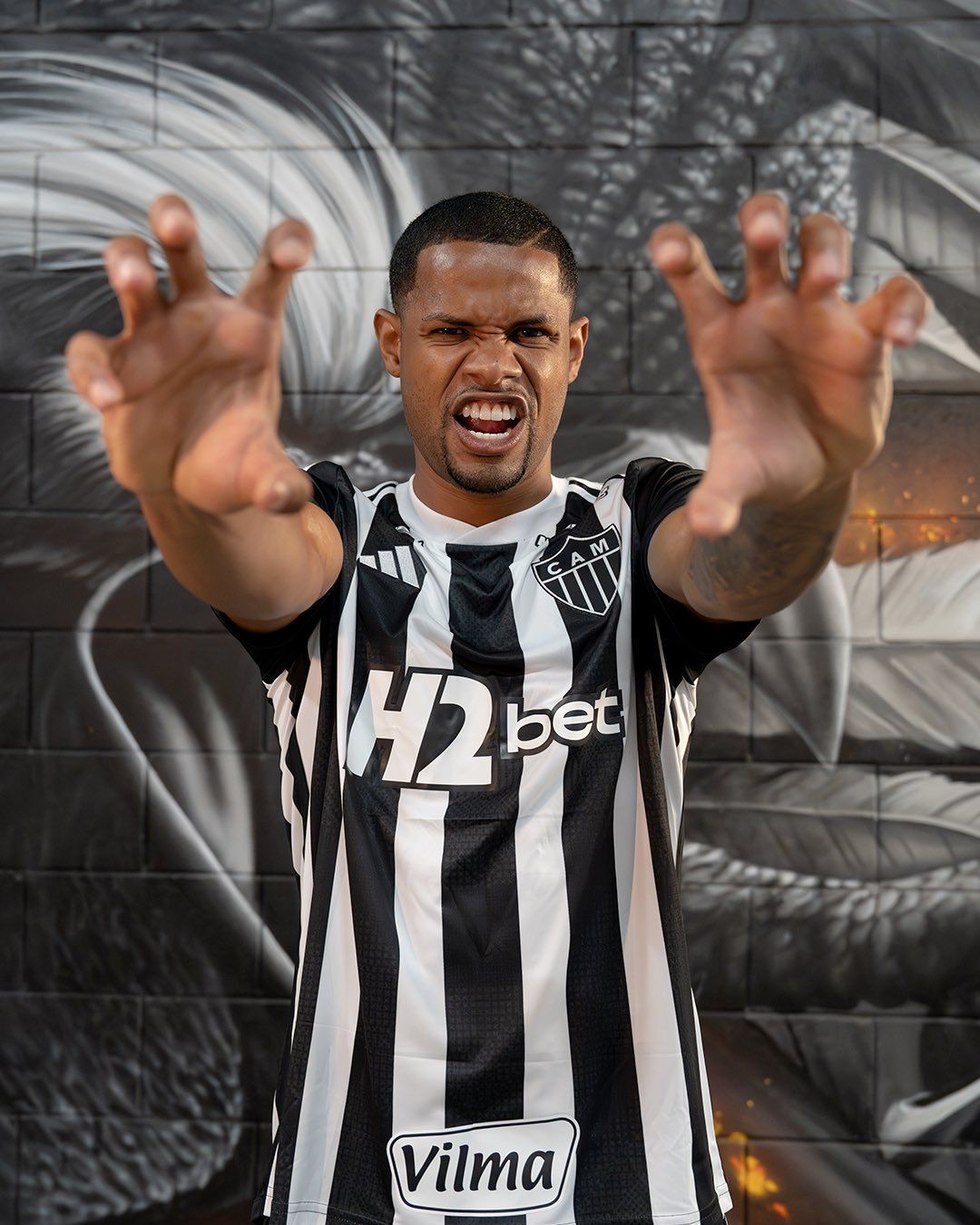 Reforço do Atlético, Júnior Santos 'atende' ligação de torcedores; entenda