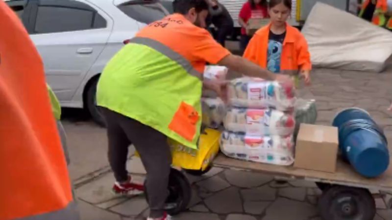 Temporais no RS: Inter recebe doações de alimentos no ginásio Gigantinho