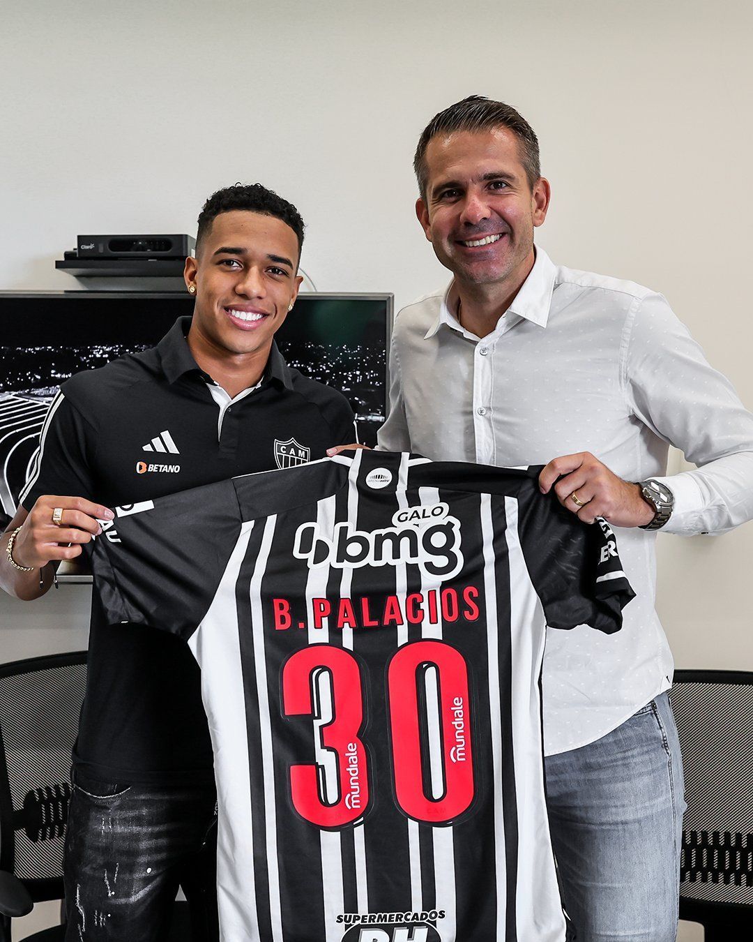 Palacios no Atlético: clube colombiano revela números da negociação