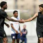 Corinthians pode ter apenas dois zagueiros de ofício contra o Santos