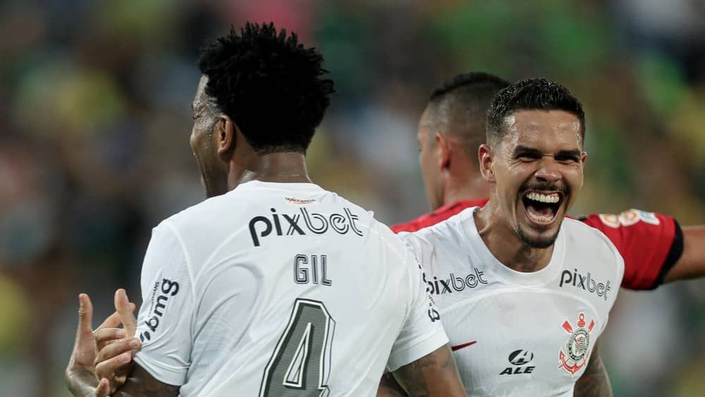 Defesa do Corinthians volta a não sofrer gols em uma partida após mais de um mês