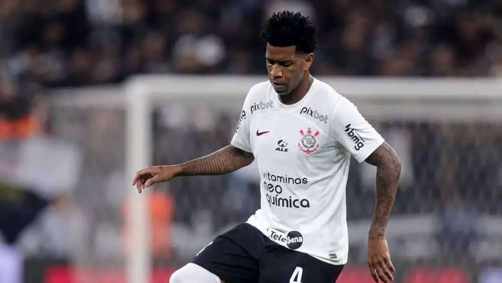 Gil entrará no Top-15 da história do Corinthians em número de jogos