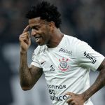 Gil desabafa sobre momento e críticas recebidas no Corinthians