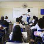 Zema veta trecho de projeto que cria regras para contratação temporária de professores em Minas