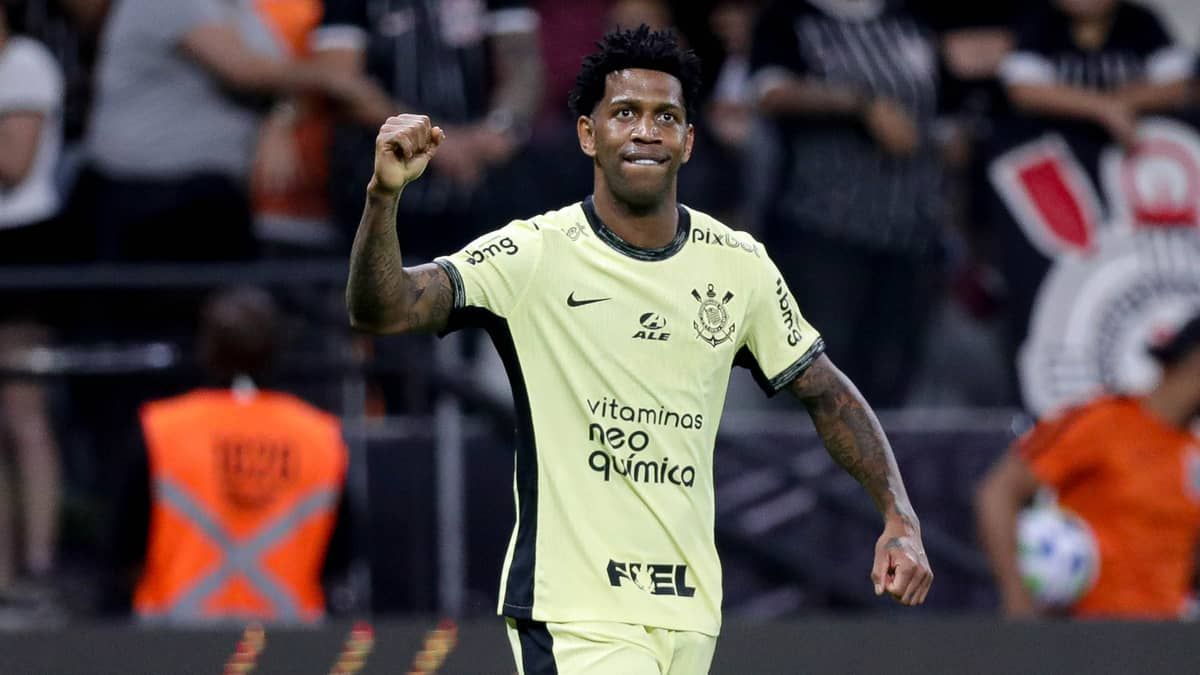 Gil valoriza vitória do Corinthians e vê escalação em aberto para a Sul-Americana