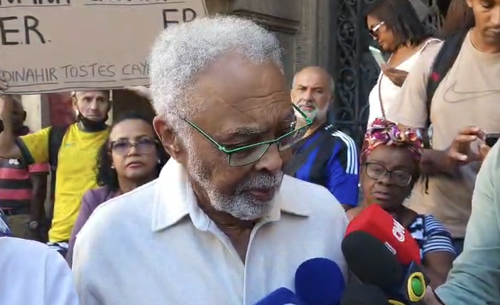 Velório de Nana Caymmi: Gilberto Gil faz declaração emocionada à cantora