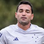 Zé Ricardo, novo técnico do Cruzeiro, demonstra apoio a Gilberto: 'Sabe fazer gol'