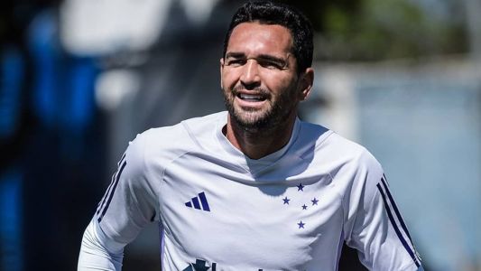 Gilberto deve ser titular do Cruzeiro no duelo com o Santos, na Vila Belmiro