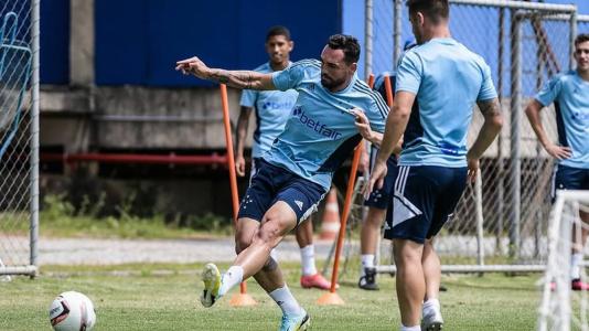 Gilberto deve ser titular no Cruzeiro no duelo contra o Villa Nova, em Nova Lima