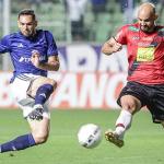 Gilberto, do Cruzeiro, já marcou sete gols contra o Atlético na carreira