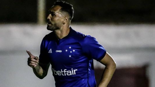 Gilberto marcou os seus três primeiros gols com a camisa do Cruzeiro