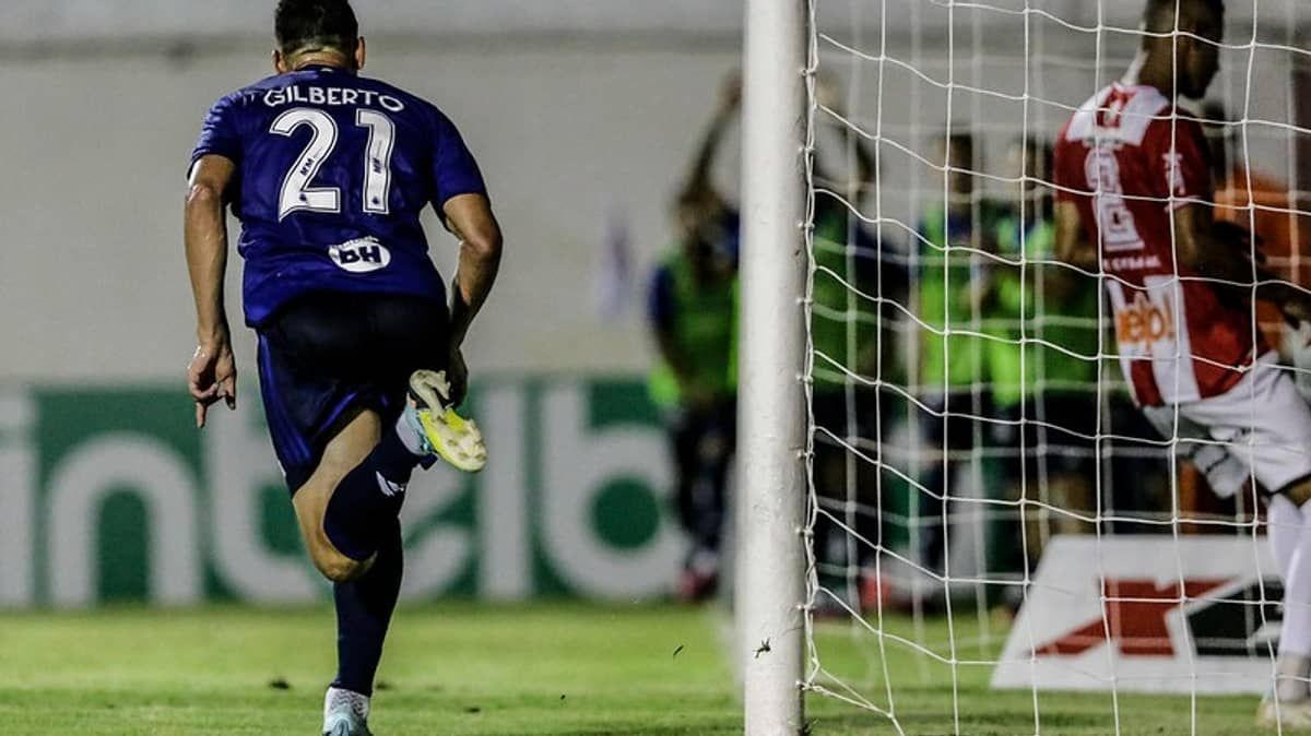 Cruzeiro: com hat-trick, Gilberto quebra escrita de quase quatro anos no clube