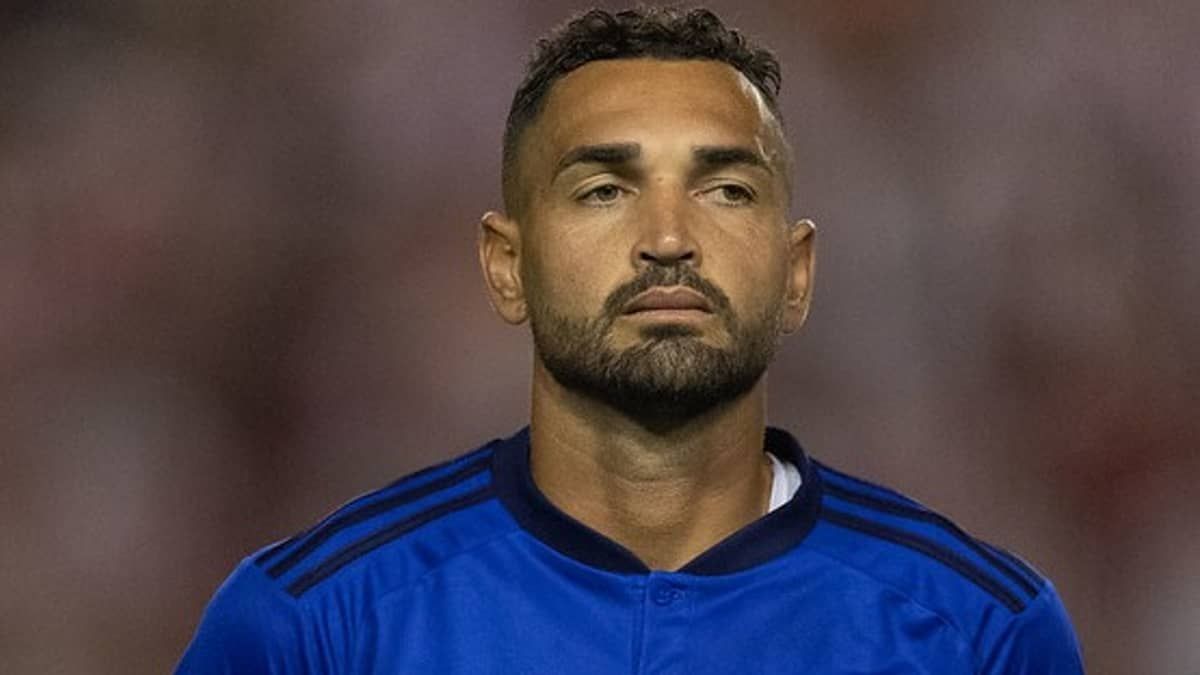 Em baixa no Cruzeiro, Gilberto reencontra segunda maior vítima da carreira