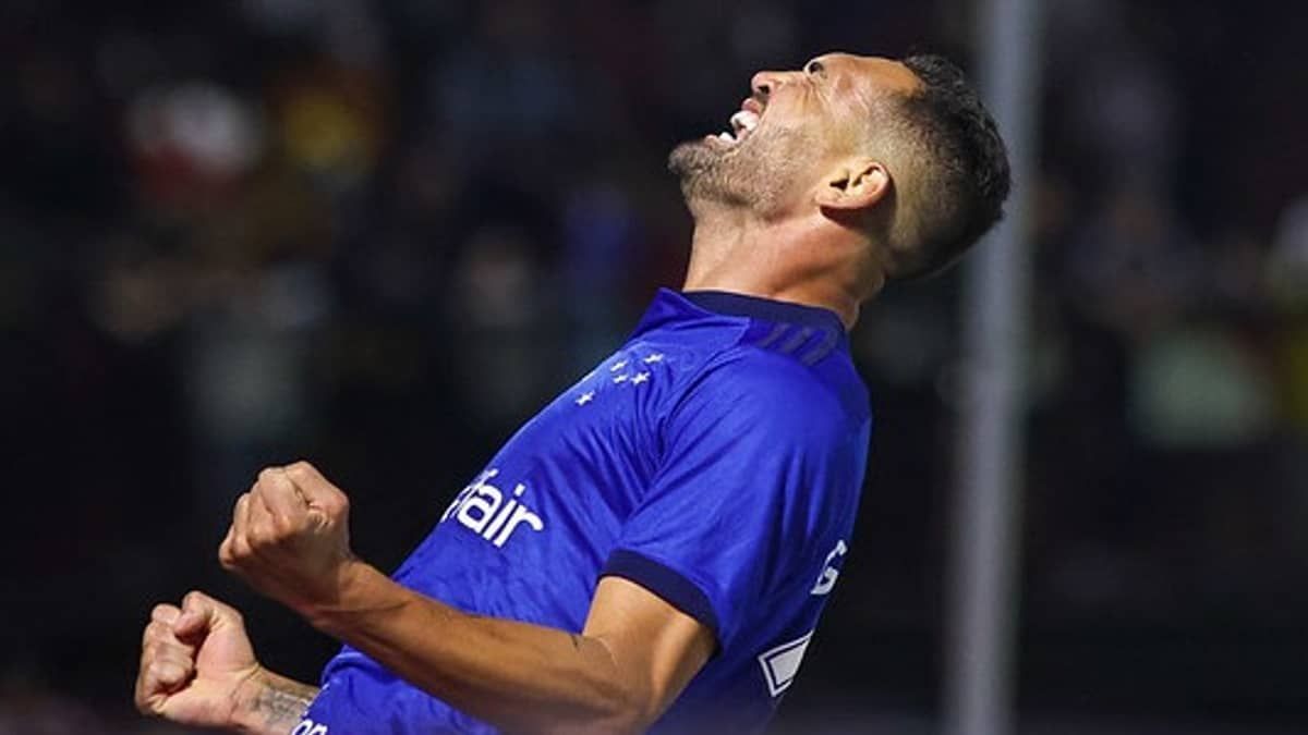 Gilberto desabafa após fim de jejum pelo Cruzeiro e agradece torcida