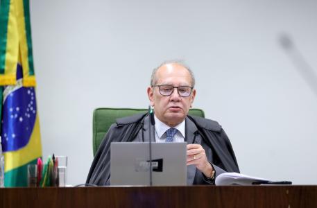 O ministro Gilmar Mendes, do Supremo Tribunal Federal, durante evento da Abert em Paris