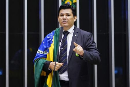 O presidente do Cruzeiro, Gilvan de Pinho Tavares, afirmou nesta quarta-feira que a demissão do técnico Paulo Bento precisou ser feita neste momento antes que ficasse tarde demais e a situação do time piorasse.