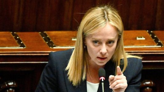 Giorgia Meloni egou categoricamente qualquer "simpatia ou proximidade" com o fascismo