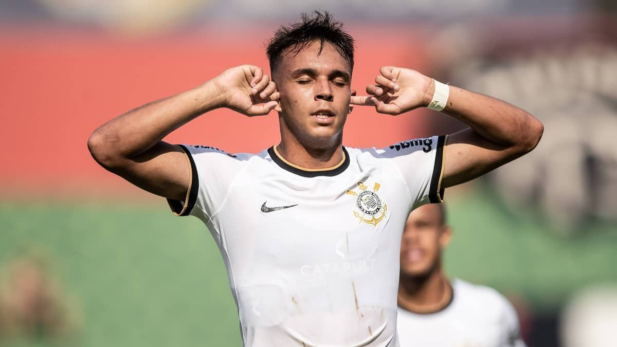 Juventus negocia contratação de Giovane, do Corinthians