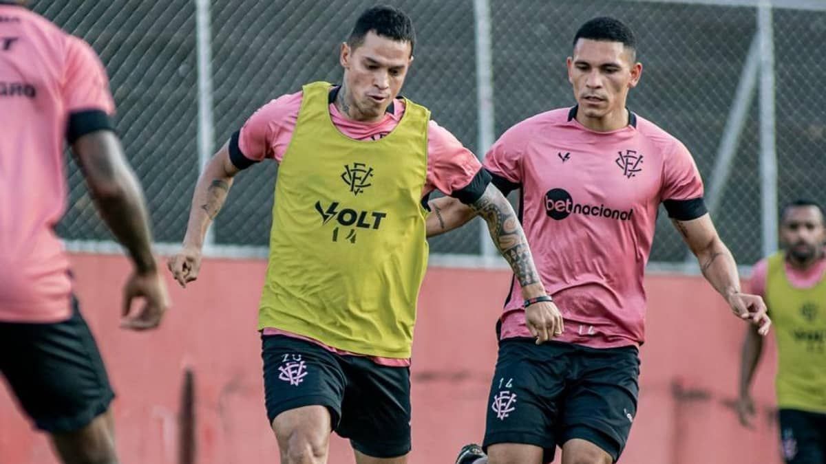 Vitória treina com foco nas bolas paradas antes de enfrentar o Guarani