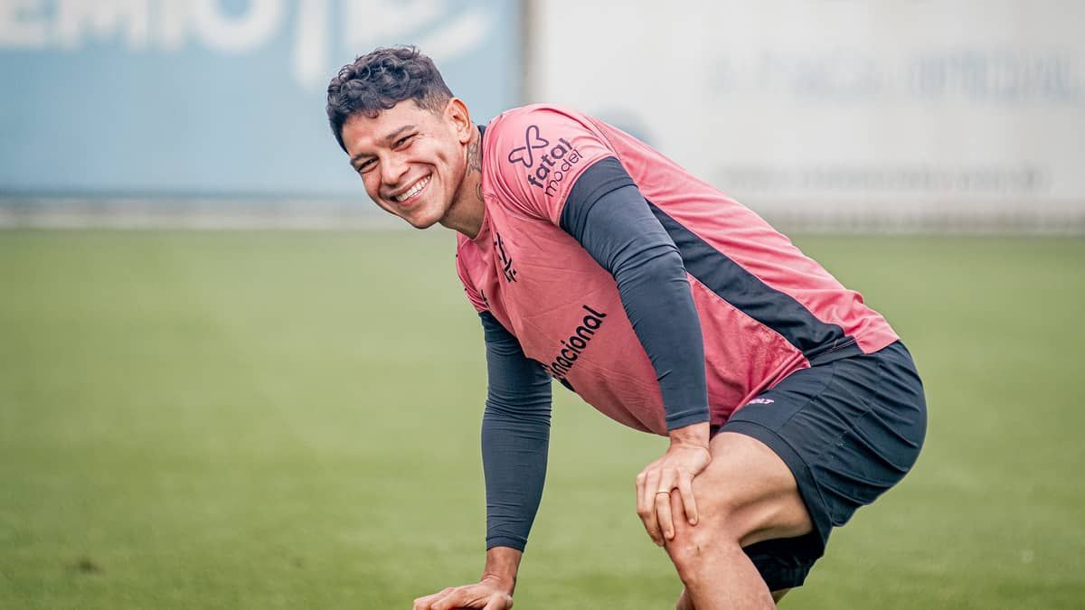 Técnico do Vitória sobre Giovanni Augusto: 'Vamos precisar muito dele'
