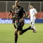 Giovanni Augusto se diz 100% para volta à titularidade no Vitória