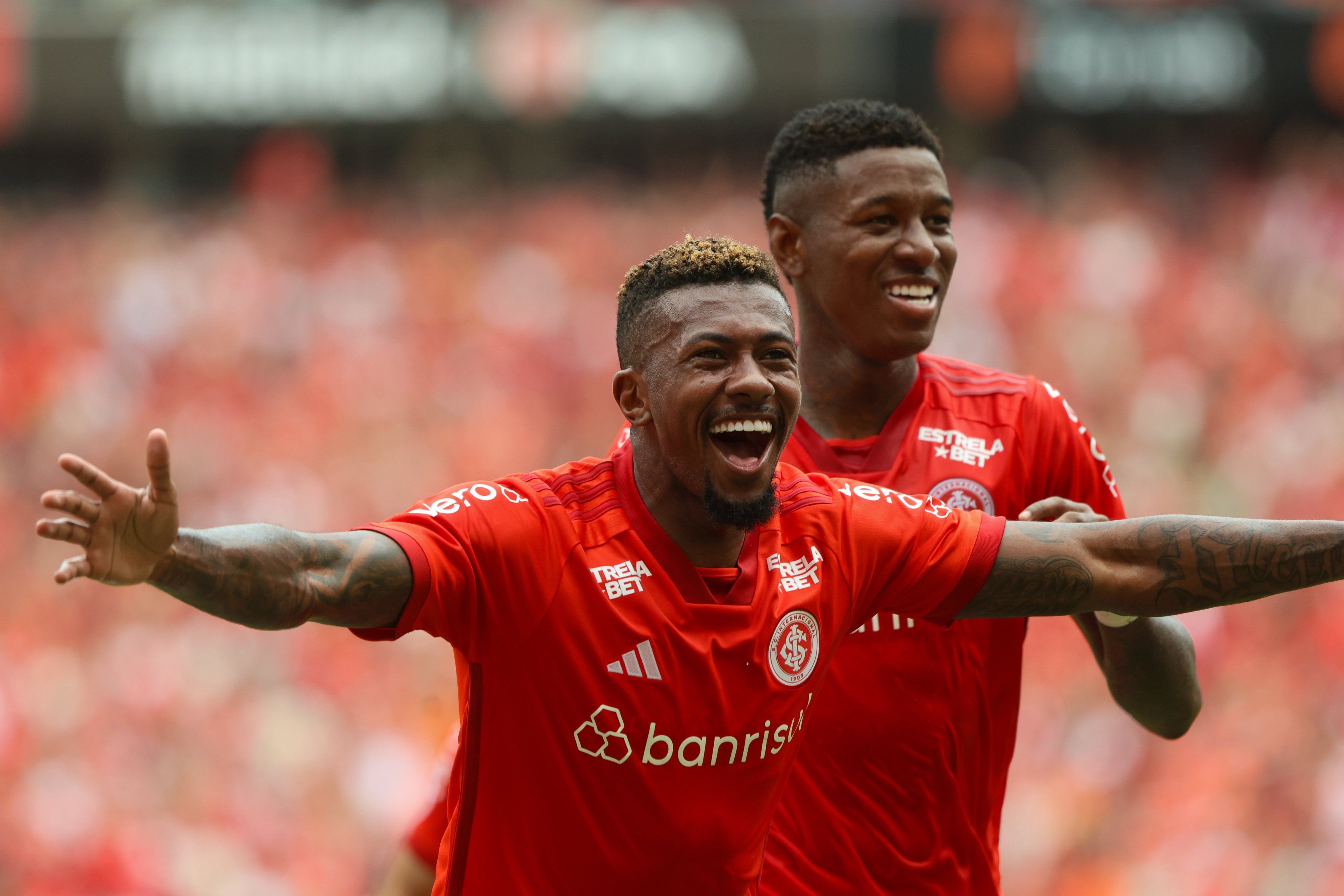 Inter goleia São Luiz e avança à semifinal do Gauchão