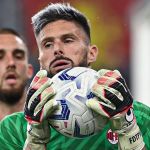 Giroud ganha carta como goleiro no EA FC 24 após atuação pelo Milan