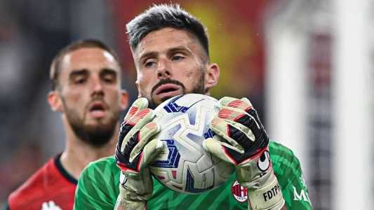 Giroud foi improvisado no gol no último jogo do Milan e recebeu carta especial no EA FC 24