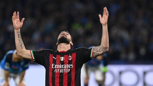 Giroud marcou para o Milan e encaminhou classificação diante do Napoli