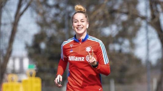 Giulia Gwinn em treino pelo Bayern