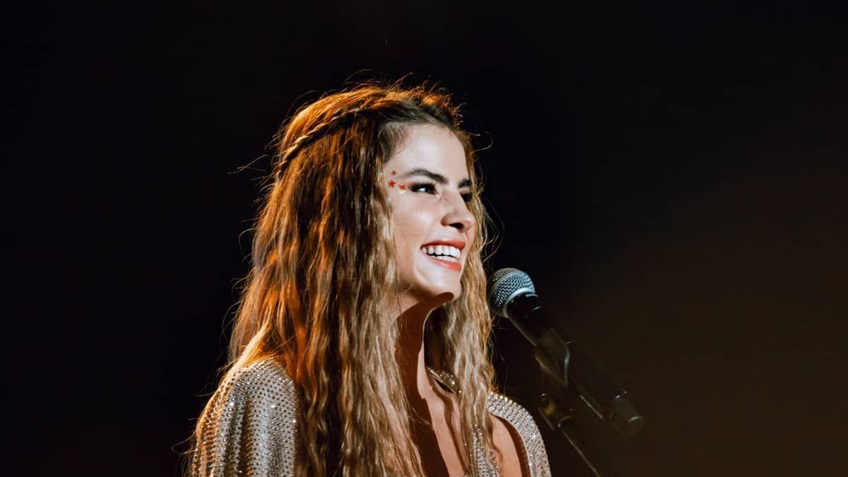 Giulia Be se apresenta em BH com primeira turnê da carreira