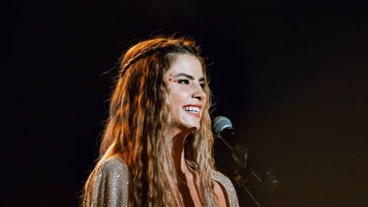 Giulia se apresenta na capital mineira com turnê 'Disco Voador'