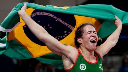 Giullia Penalber conquistou a medalha em luta difícil contra canadense