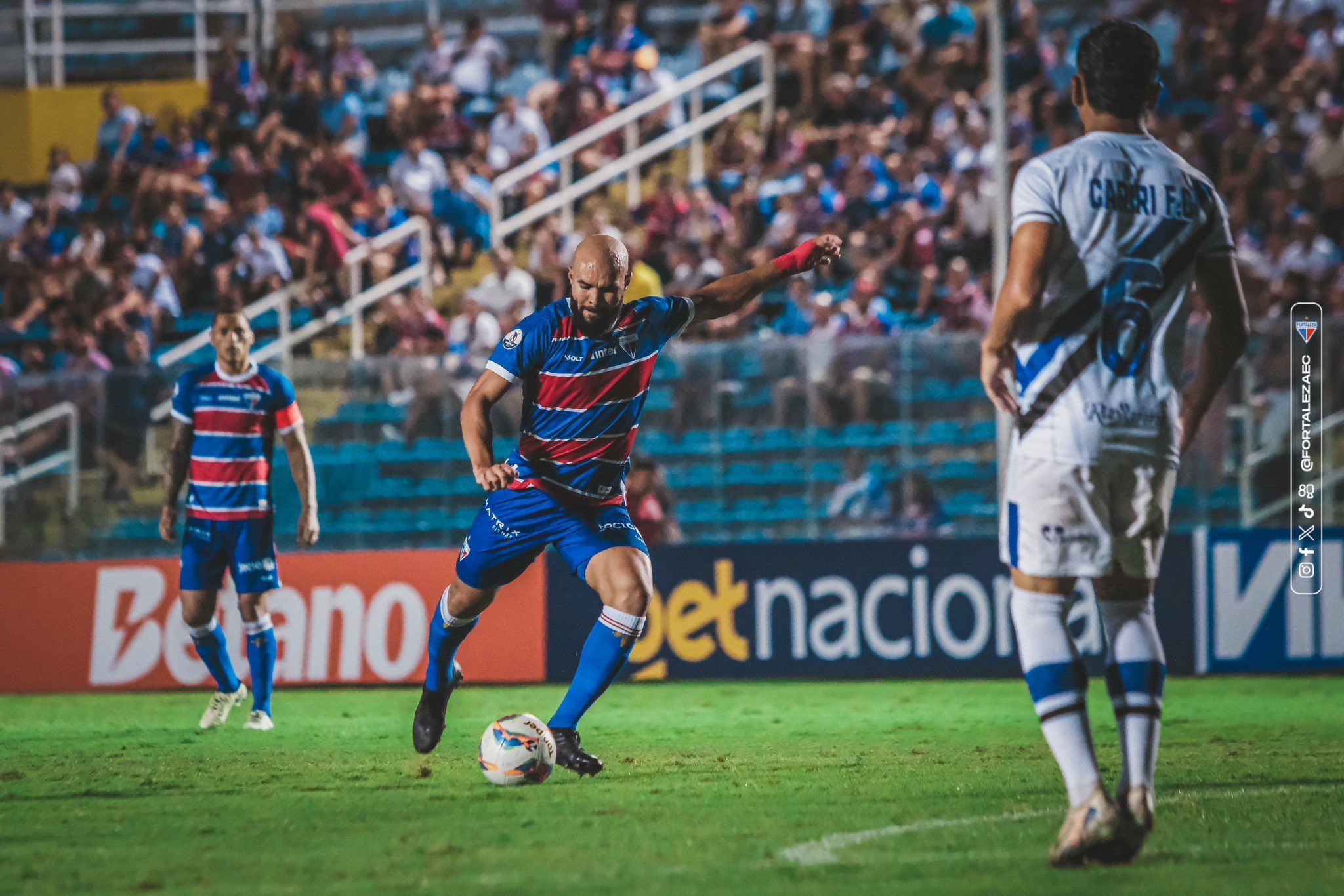 Volante ex-Atlético denuncia que filho sofreu racismo na escola