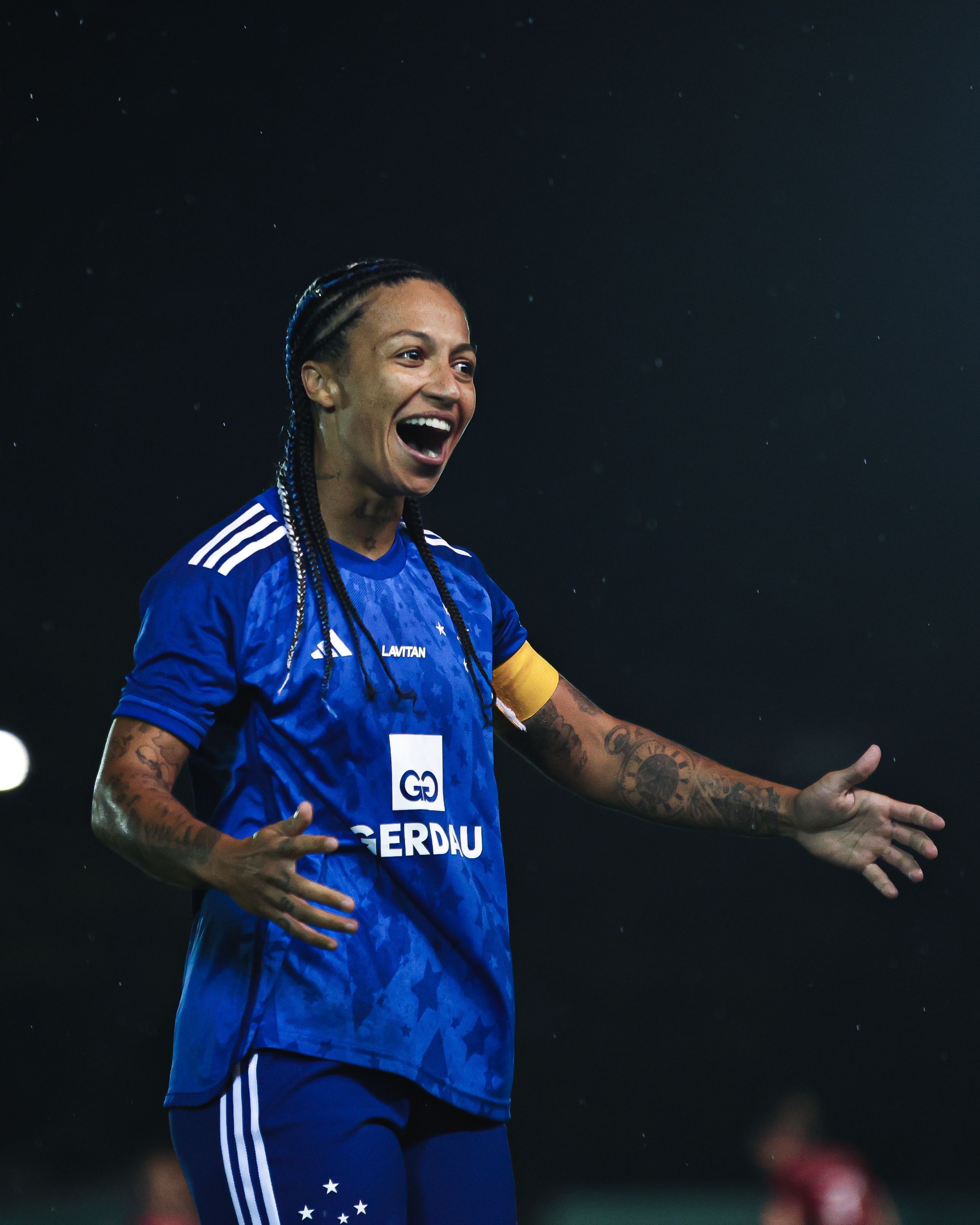 Byanca Brasil brilha, e Cruzeiro vence o Flamengo pelo Brasileirão Feminino
