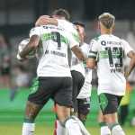 Centroavante dá show, Coritiba goleia Rio Branco-PR e se recupera no Paranaense