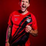 Athletico anuncia contratação do zagueiro Tobias Figueiredo, do Fortaleza