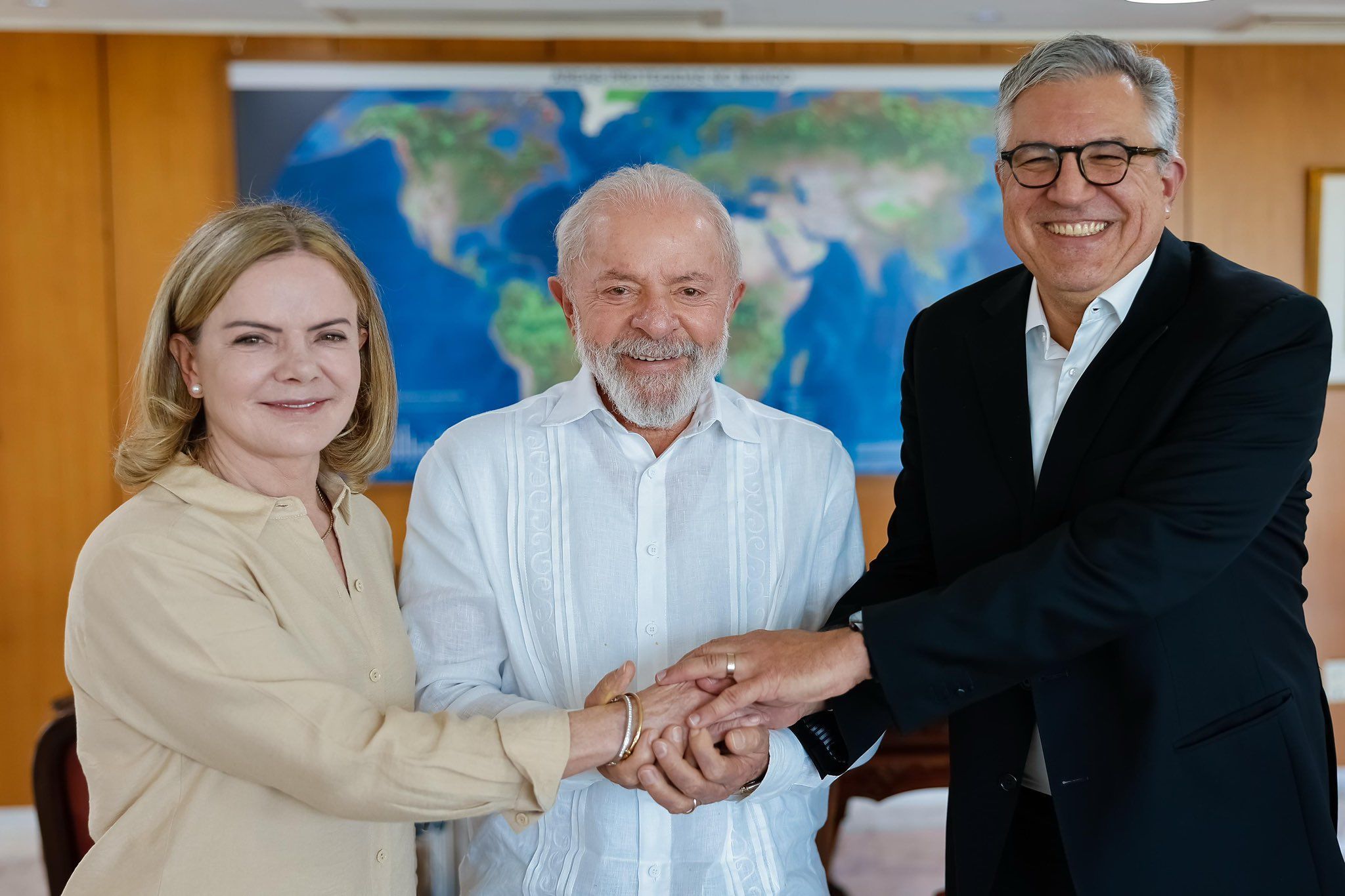Lula confirma Gleisi Hoffmann para articulação política do governo