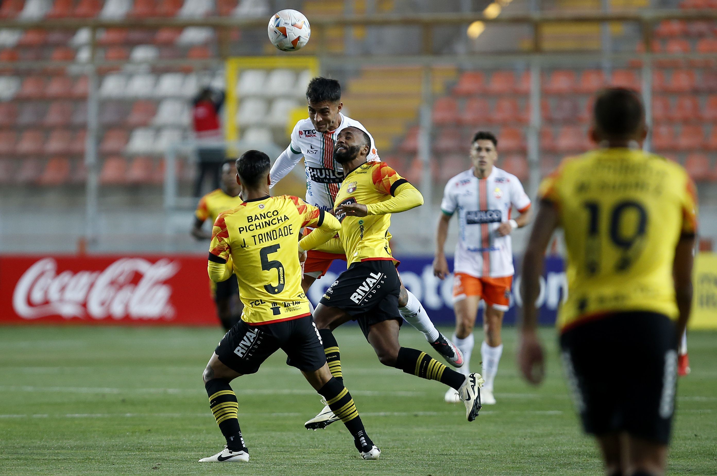 Cobresal e Barcelona empatam pelo grupo do São Paulo na Copa Libertadores