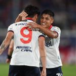 Nacional-URU vence Libertad-PAR e divide liderança com River na Libertadores