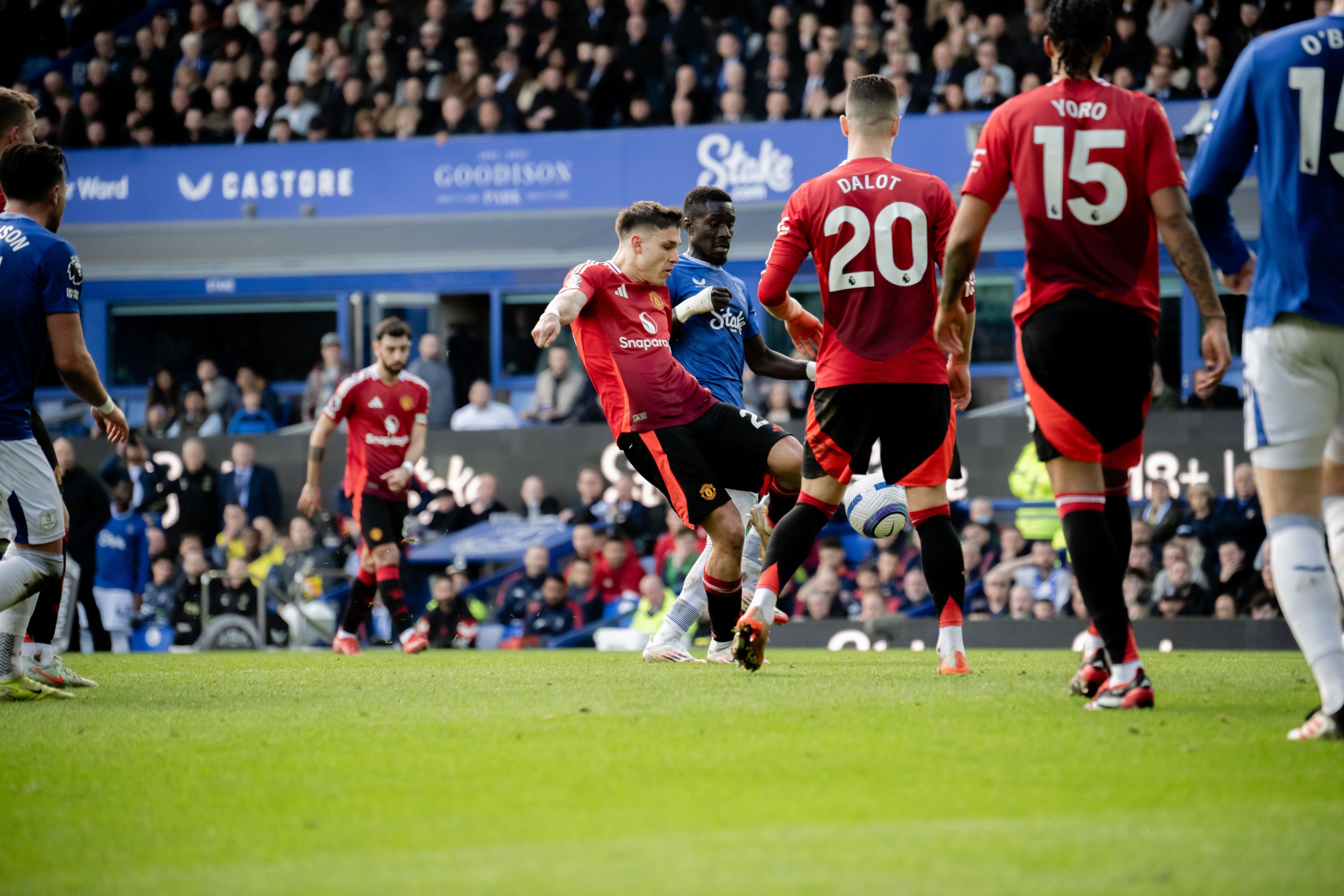 Premier League: em jogo emocionante, United se recupera e empata com o Everton