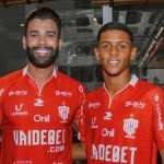 Atlético e Cruzeiro disputam contratação de revelação do time de Gusttavo Lima