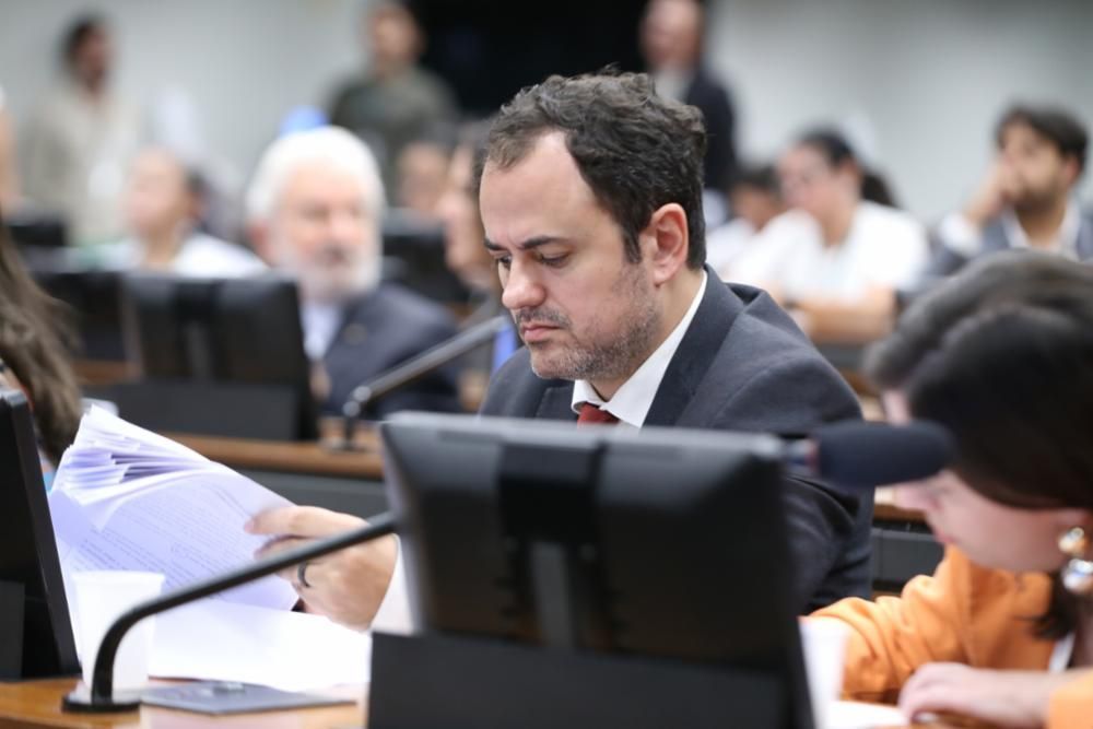 CCJ da Câmara vota nesta terça recurso de Glauber Braga contra cassação