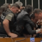 Glauber Braga é retirado à força da Mesa Diretora da Câmara